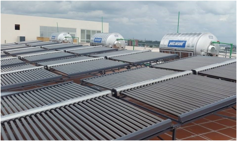 hệ thống máy nước nóng NLMT cho khách sạn